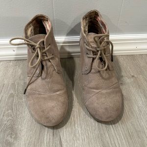 Toms booties. Size 8 in light brown.
